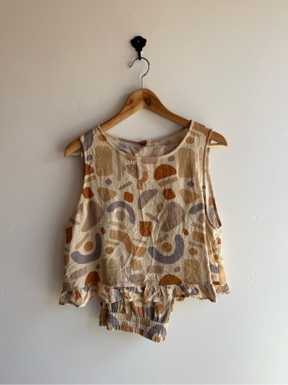 Rylee + Cru Beige Abstract Ruffle-Hem Sleeveless Tank and pant set